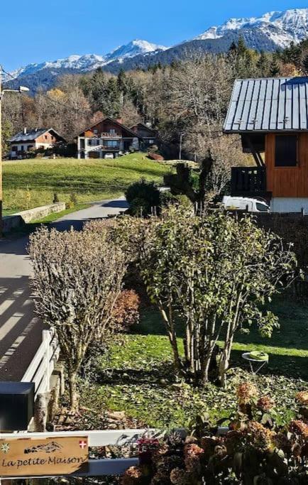La Petite Maison Bonvillard Extérieur photo